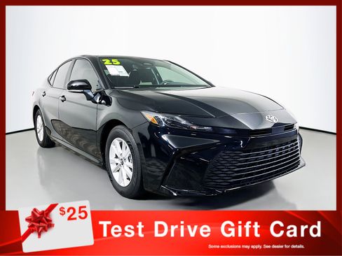 Used 2025 Toyota Camry LE w/ Convenience Package image 1