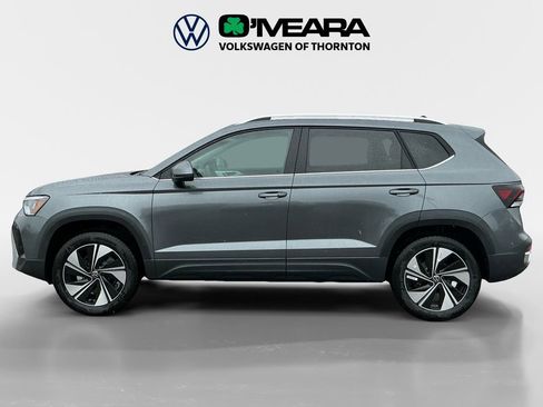 New 2025 Volkswagen Taos SE image 2
