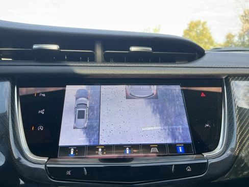 Used 2024 Cadillac XT6 Sport w/ Technology Package image 29