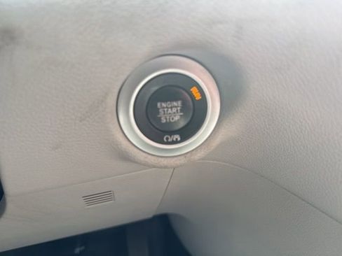 Used 2017 Chrysler Pacifica Touring-L Plus w/ Advanced Safetytec Group image 18