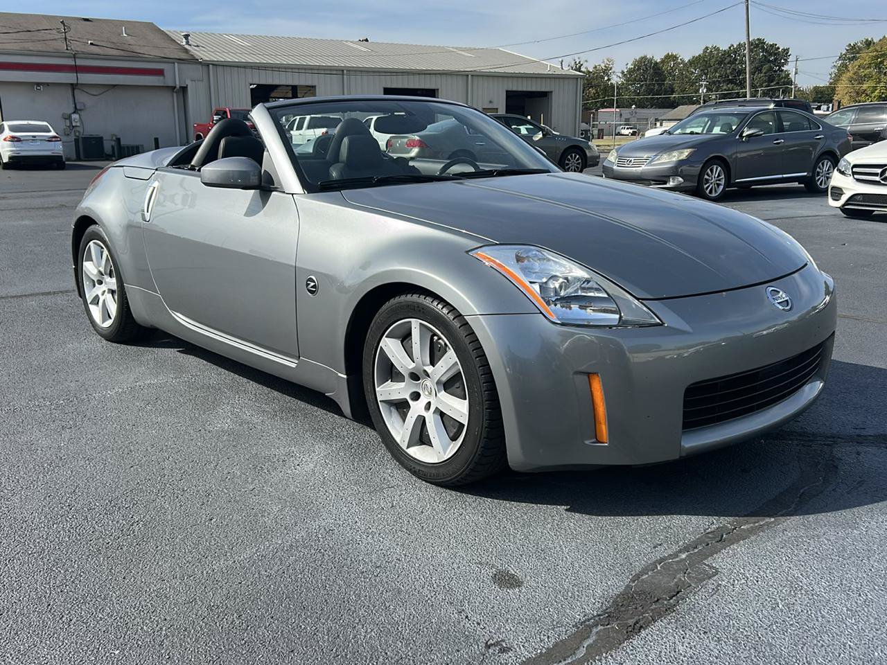 Used 2004 Nissan 350Z Touring RWD image 3