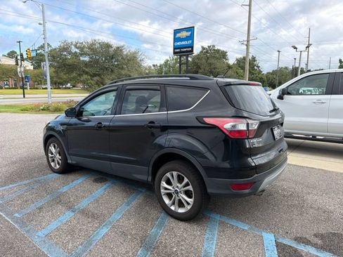 Used 2018 Ford Escape SE FWD image 6
