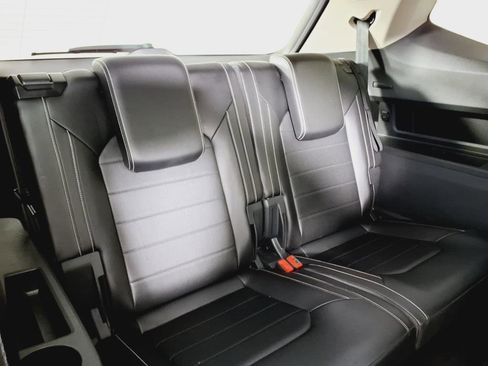 Used 2021 Volkswagen Atlas SEL Premium image 13