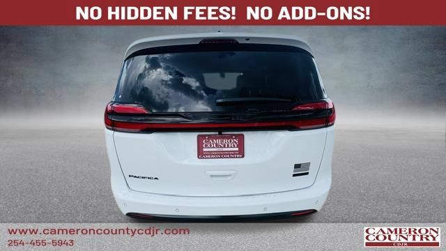 New 2027 Chrysler Pacifica Select AWD/4WD image 6