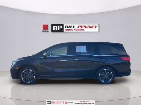 Used 2023 Honda Odyssey Elite image 2