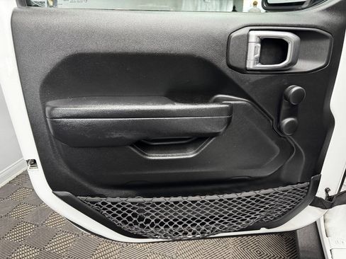 Used 2023 Jeep Wrangler Unlimited Sport image 35