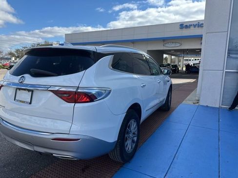 Used 2024 Buick Enclave Premium image 6