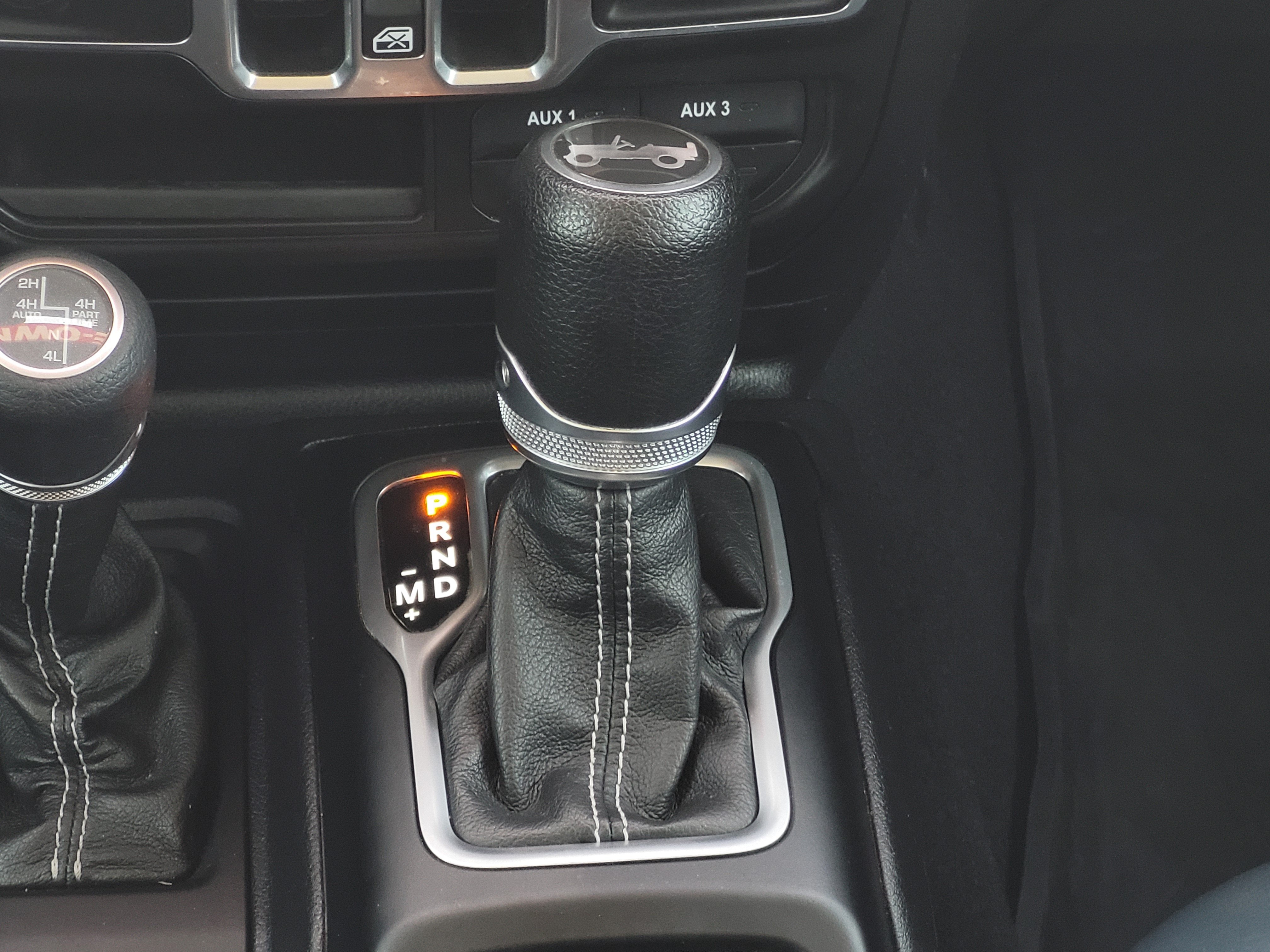 Used 2018 Jeep Wrangler Unlimited Sahara AWD/4WD image 18