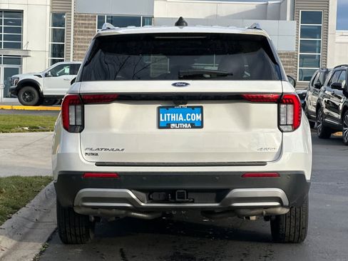 Certified 2025 Ford Explorer Platinum image 7