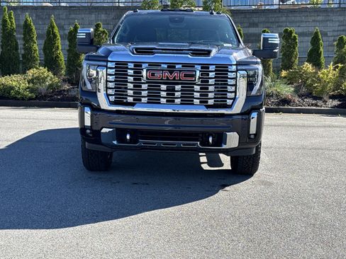 New 2026 GMC Sierra 2500 Denali w/ Denali Reserve Package AWD/4WD image 3