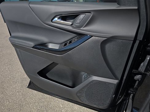 New 2026 Chevrolet Equinox LT w/ Convenience Package II image 27