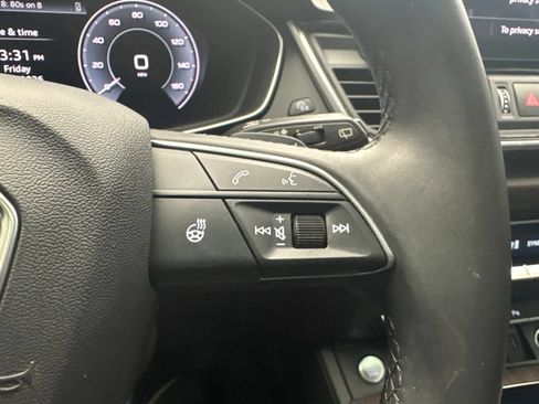Used 2024 Audi Q5 e Premium w/ Convenience Package AWD/4WD image 38