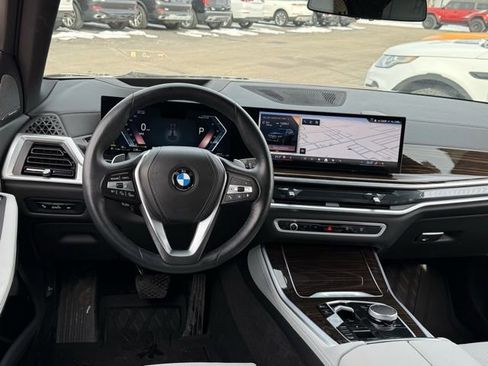 Used 2025 BMW X5 xDrive40i w/ Premium Enhanced Package image 9