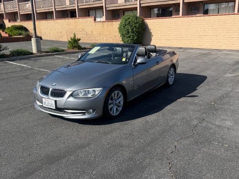 Used 2013 BMW 328i Convertible RWD image 1