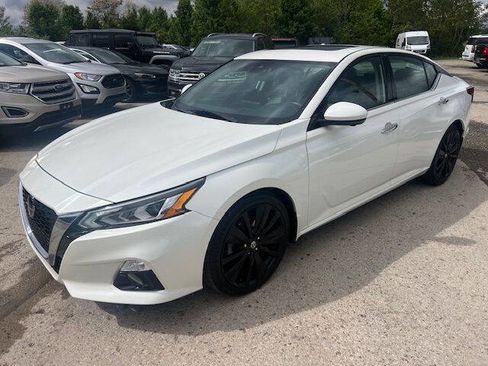 Used 2020 Nissan Altima 2.5 Platinum FWD image 1