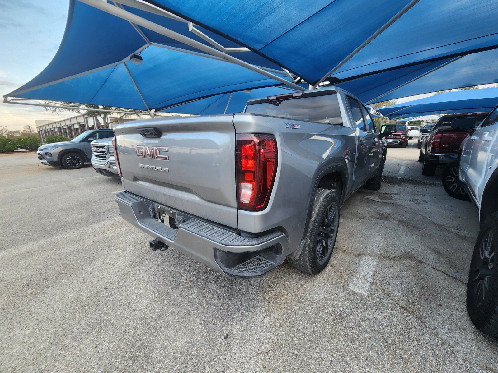 Used 2023 GMC Sierra 1500 Pro w/ Graphite Edition AWD/4WD image 4