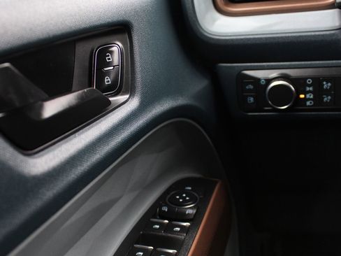 Used 2022 Ford Maverick Lariat w/ Lariat Luxury Package image 13