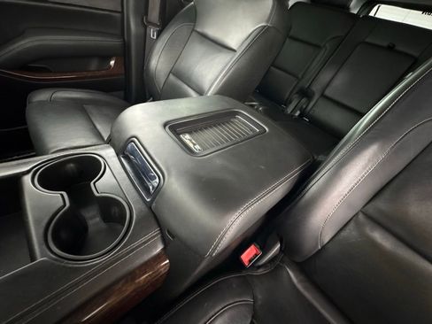 Used 2017 GMC Yukon SLT image 35