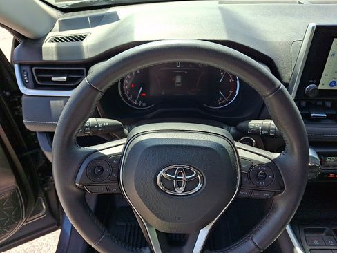 Used 2023 Toyota RAV4 XLE Premium AWD/4WD image 18