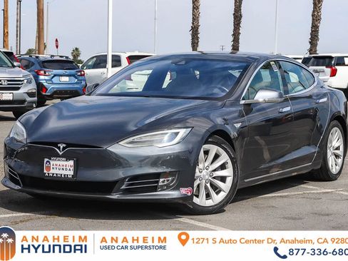 Used 2016 Tesla Model S 70D image 1