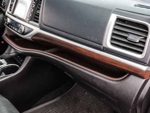 Used 2015 Toyota Highlander Limited Platinum AWD/4WD image 35