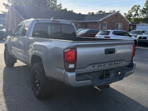 Used 2021 Toyota Tacoma SR w/ SR Convenience Package RWD image 8