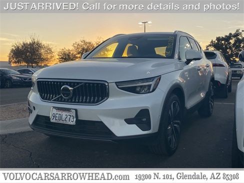 Used 2023 Volvo XC40 B4 Plus w/ Driver Assist Package image 1