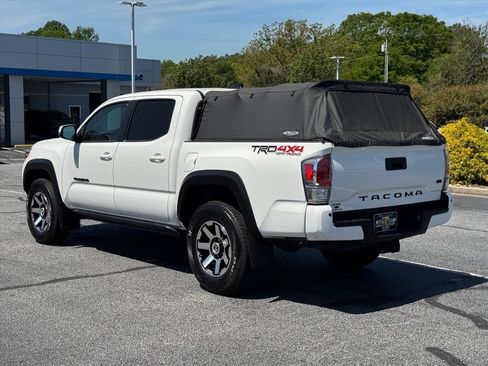 Used 2021 Toyota Tacoma TRD Off-Road w/ Technology Package AWD/4WD image 5