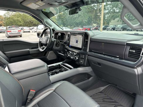 Used 2025 Ford F350 Lariat image 31