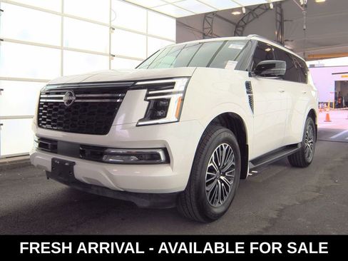 Used 2025 Nissan Armada SL w/ Captain's Chari Seat Package image 4