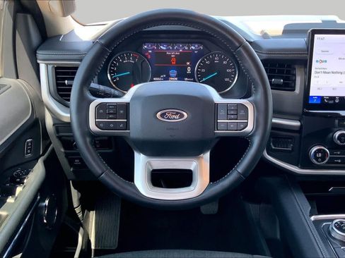 Used 2024 Ford Expedition XLT AWD/4WD image 6