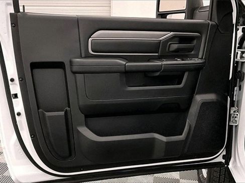 Used 2024 RAM 3500 Tradesman image 17