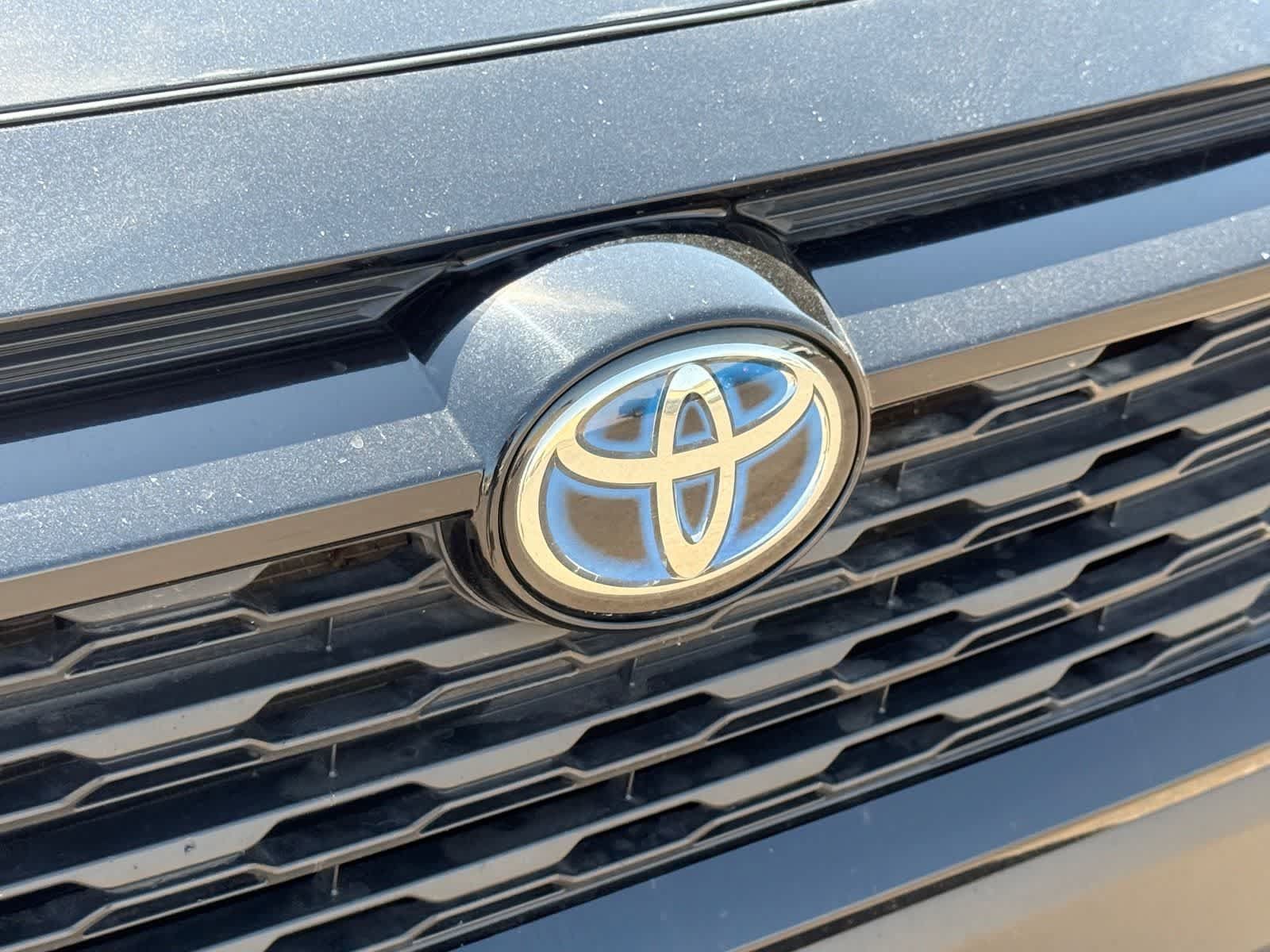 Used 2023 Toyota RAV4 LE AWD/4WD image 34