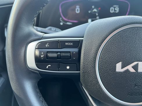 Used 2023 Kia Sportage EX image 17