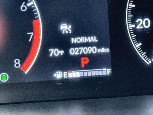 Certified 2024 Honda Pilot TrailSport image 24