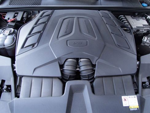 Certified 2024 Porsche Cayenne S AWD/4WD image 15