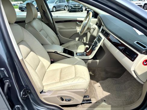Used 2008 Volvo V70 image 23