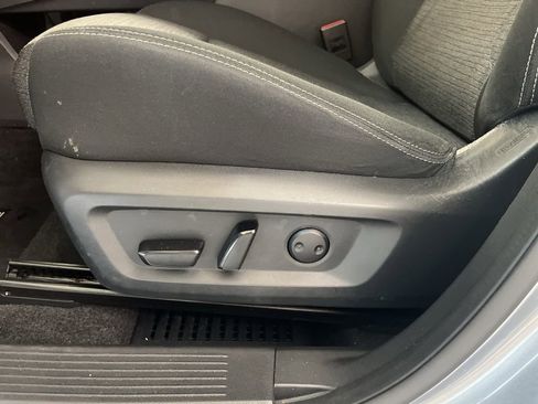 Used 2022 Nissan Rogue SV FWD image 52