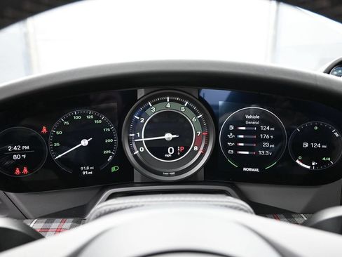 Certified 2025 Porsche 911 Turbo AWD/4WD image 20