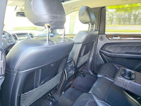 Used 2015 Mercedes-Benz GL 450 4MATIC w/ Lighting Package image 48