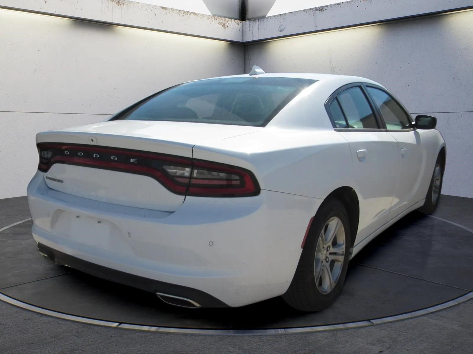 Used 2023 Dodge Charger SXT RWD image 3