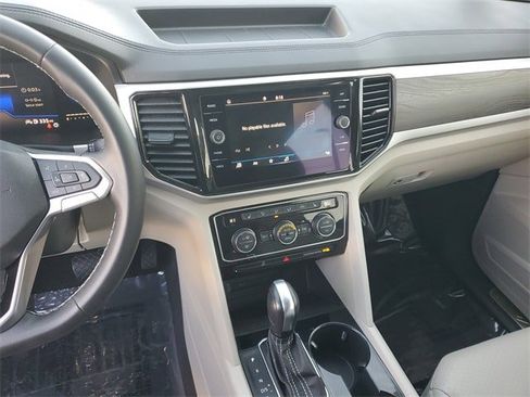 Used 2022 Volkswagen Atlas SE image 25
