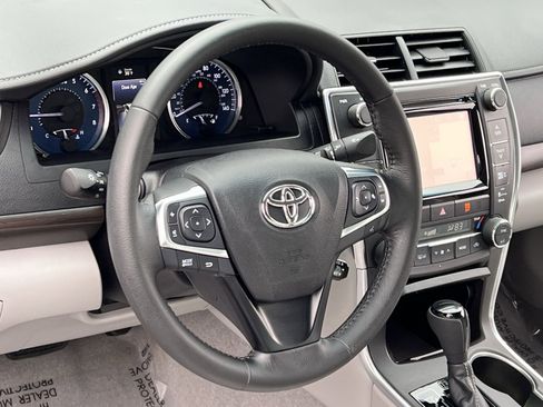 Used 2015 Toyota Camry XLE image 14