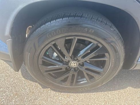 Used 2026 Toyota Corolla Cross XSE w/ Convenience Package image 14