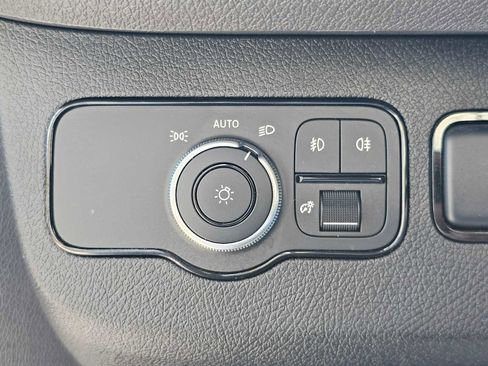 Used 2025 Mercedes-Benz Sprinter 2500 image 28