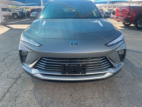 Used 2024 Buick Envista Preferred w/ Convenience I Package image 2