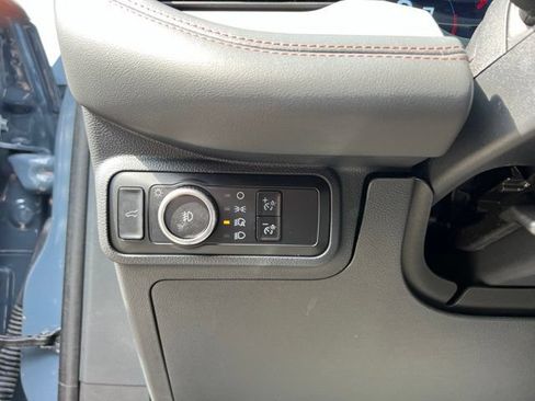 Used 2025 Ford Explorer Active w/ Active Comfort Package AWD/4WD image 25