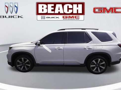 Used 2025 Honda Pilot Touring image 6