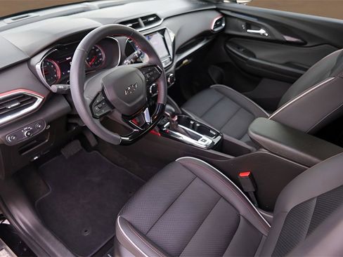 Used 2021 Chevrolet TrailBlazer RS w/ Technology Package image 10