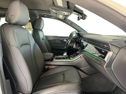 Used 2021 Audi Q8 Premium Plus w/ Premium Plus Package AWD/4WD image 17